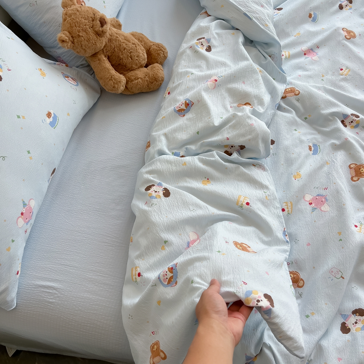 91家纺网 家纺一手货源 找家纺 韩巢家纺 2025新款双层纱床上用品四件套热销款超柔学生宿舍床单被套三件套 生日宴会兰