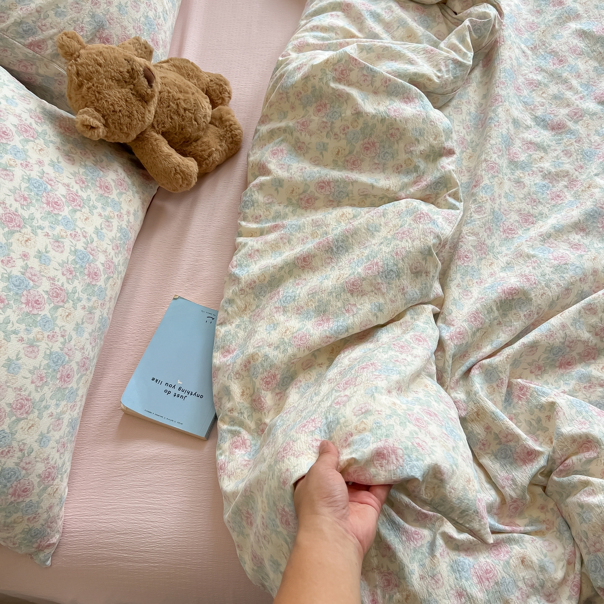 91家纺网 家纺一手货源 找家纺 韩巢家纺 2025新款双层纱床上用品四件套热销款超柔学生宿舍床单被套三件套 童话花岛