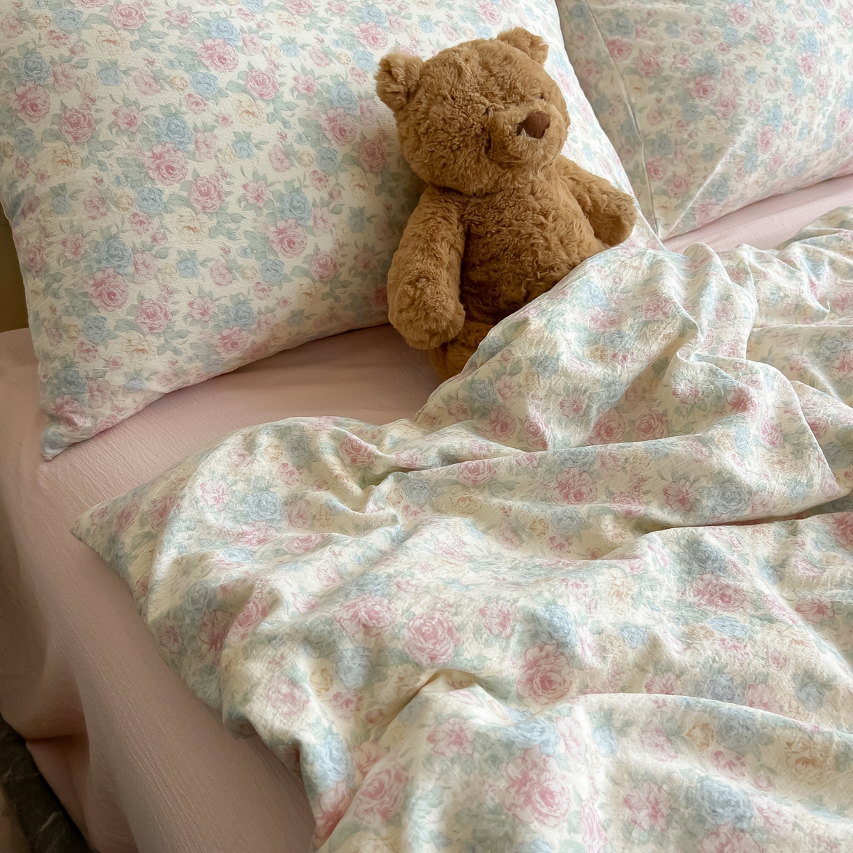 91家纺网 家纺一手货源 找家纺 韩巢家纺 2025新款双层纱床上用品四件套热销款超柔学生宿舍床单被套三件套 童话花岛