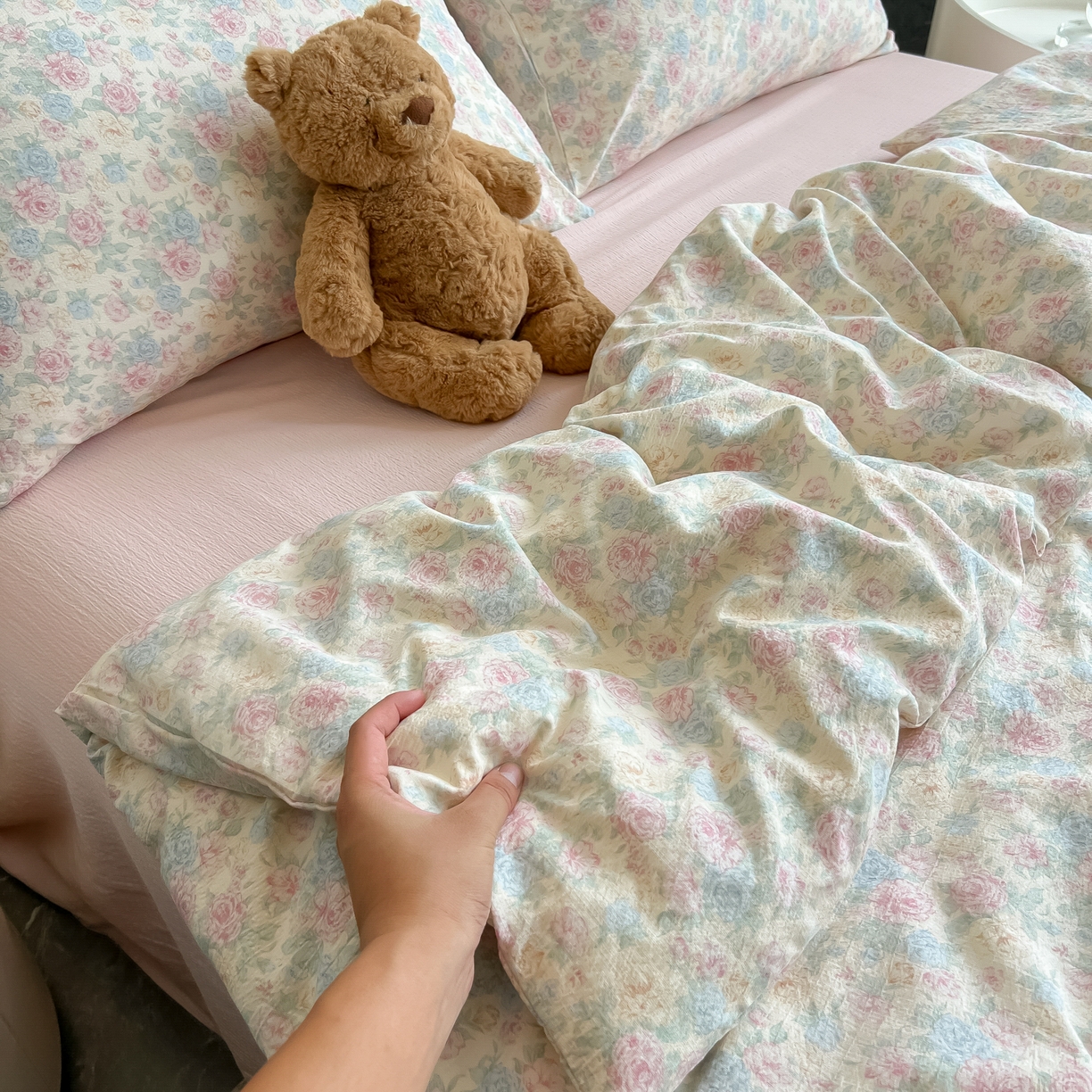 91家纺网 家纺一手货源 找家纺 韩巢家纺 2025新款双层纱床上用品四件套热销款超柔学生宿舍床单被套三件套 童话花岛