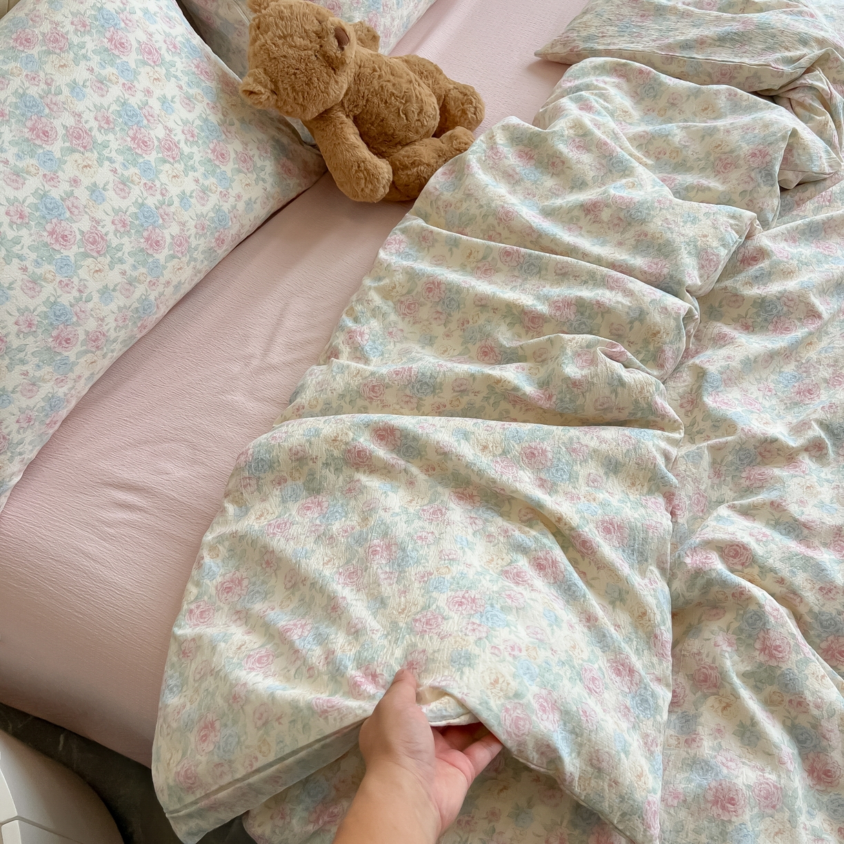 91家纺网 家纺一手货源 找家纺 韩巢家纺 2025新款双层纱床上用品四件套热销款超柔学生宿舍床单被套三件套 童话花岛