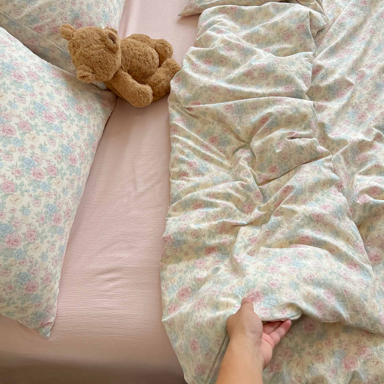 91家纺网 家纺一手货源 找家纺 韩巢家纺 2025新款双层纱床上用品四件套热销款超柔学生宿舍床单被套三件套 童话花岛