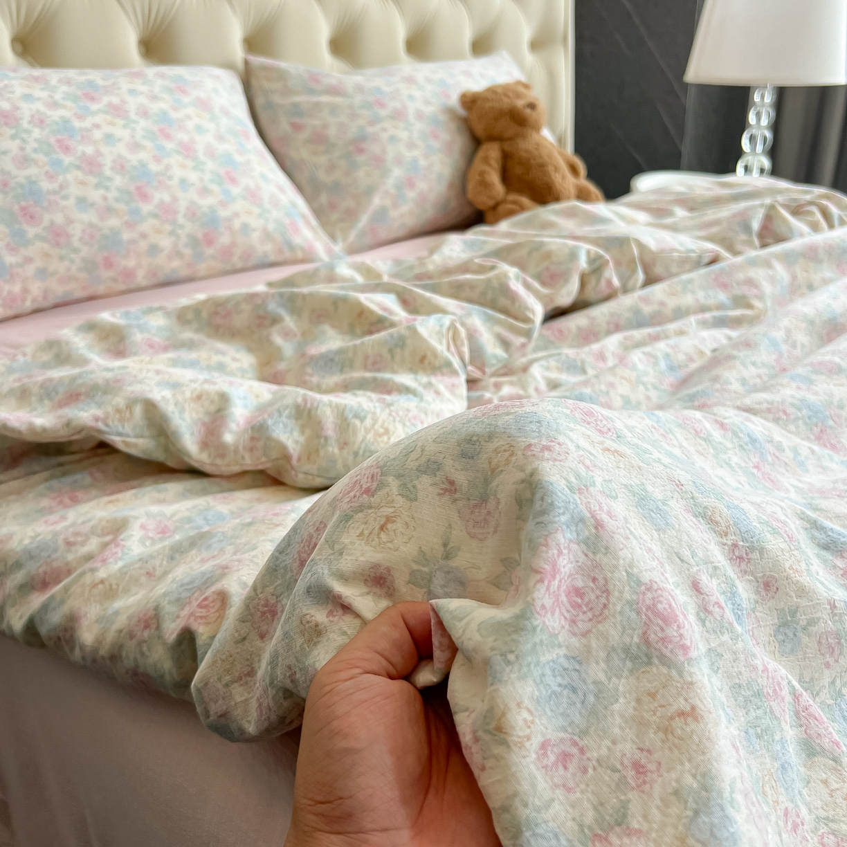 91家纺网 家纺一手货源 找家纺 韩巢家纺 2025新款双层纱床上用品四件套热销款超柔学生宿舍床单被套三件套 童话花岛