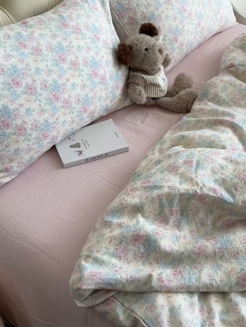 91家纺网 家纺一手货源 找家纺 韩巢家纺 2025新款双层纱床上用品四件套热销款超柔学生宿舍床单被套三件套 童话花岛