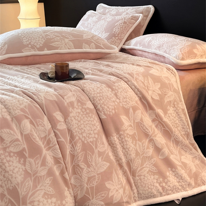 91家纺网 家纺一手货源 找家纺 诺梵 2025新款8斤立体雕花牛奶绒四件套_控价标准高于139，加大高于149 无尽夏-豆沙