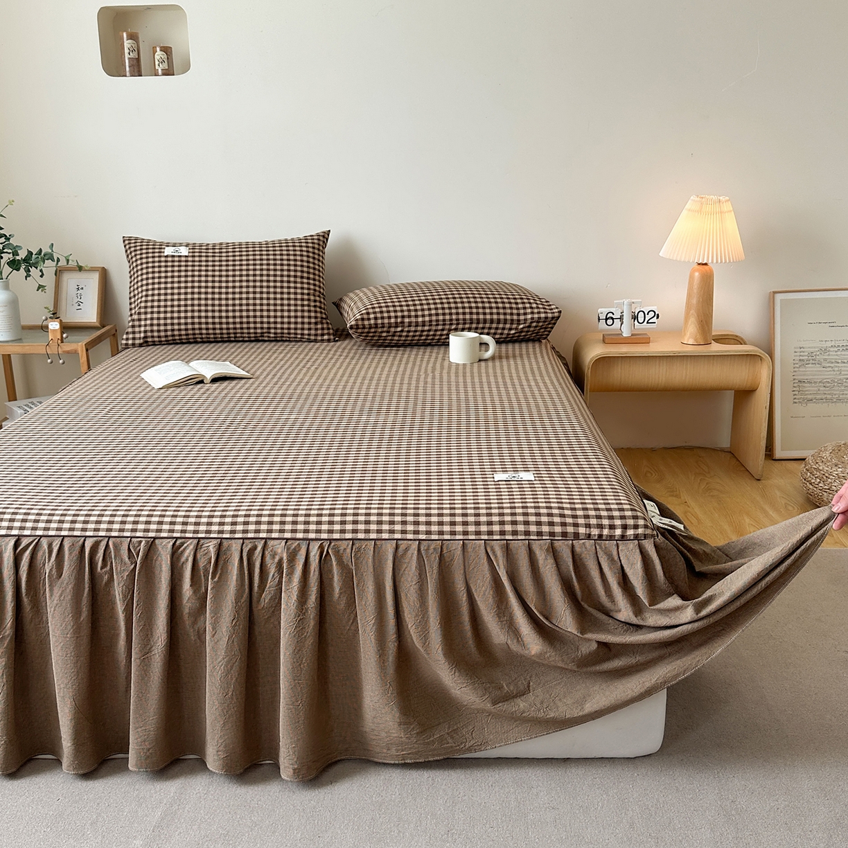 91家纺网 家纺一手货源 找家纺 笠裙家纺 2025新款A类色织全棉纯棉水洗棉床裙四件套 芸素咖