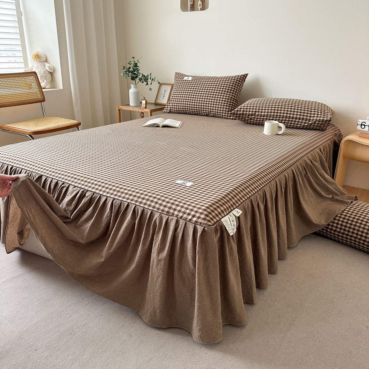 91家纺网 家纺一手货源 找家纺 笠裙家纺 2025新款A类色织全棉纯棉水洗棉床裙四件套 芸素咖