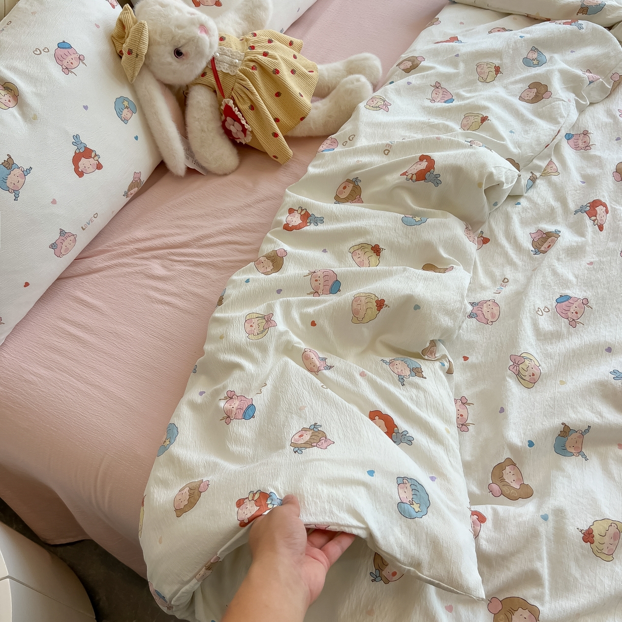 91家纺网 家纺一手货源 找家纺 韩巢家纺 2025新款双层纱床上用品四件套热销款超柔学生宿舍床单被套三件套 童话女孩