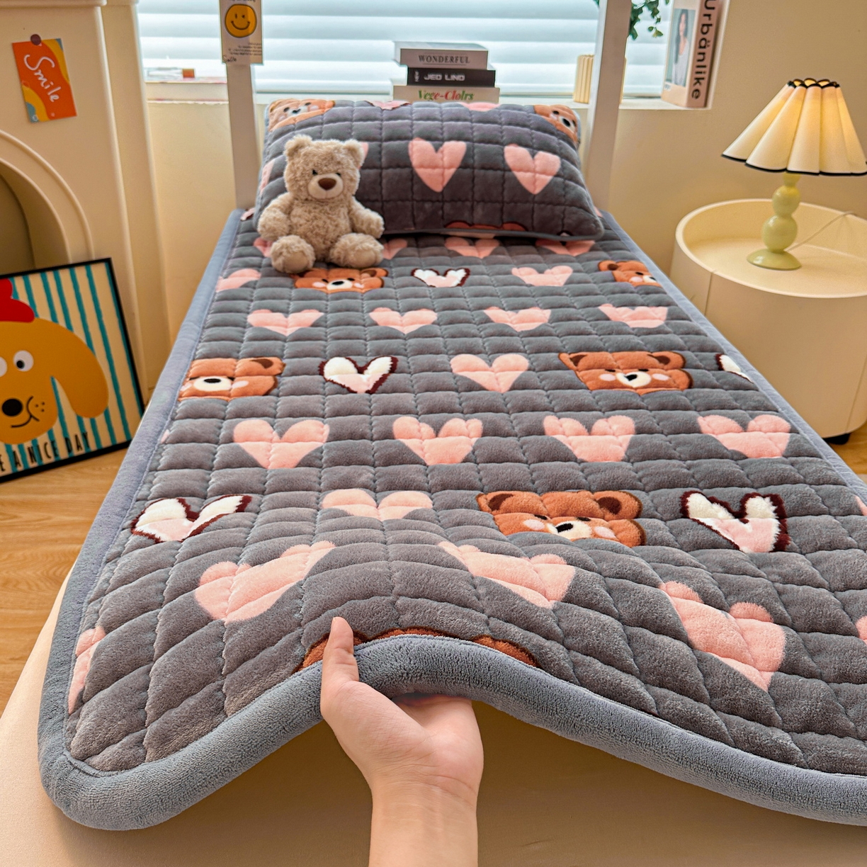 91家纺网 家纺一手货源 找家纺 （总）爱思凯家纺 2025新款水晶边-牛奶绒学生床褥-第三批