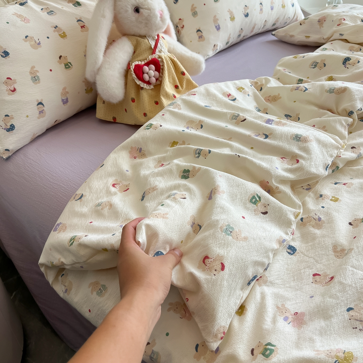 91家纺网 家纺一手货源 找家纺 韩巢家纺 2025新款双层纱床上用品四件套热销款超柔学生宿舍床单被套三件套 兔子集合