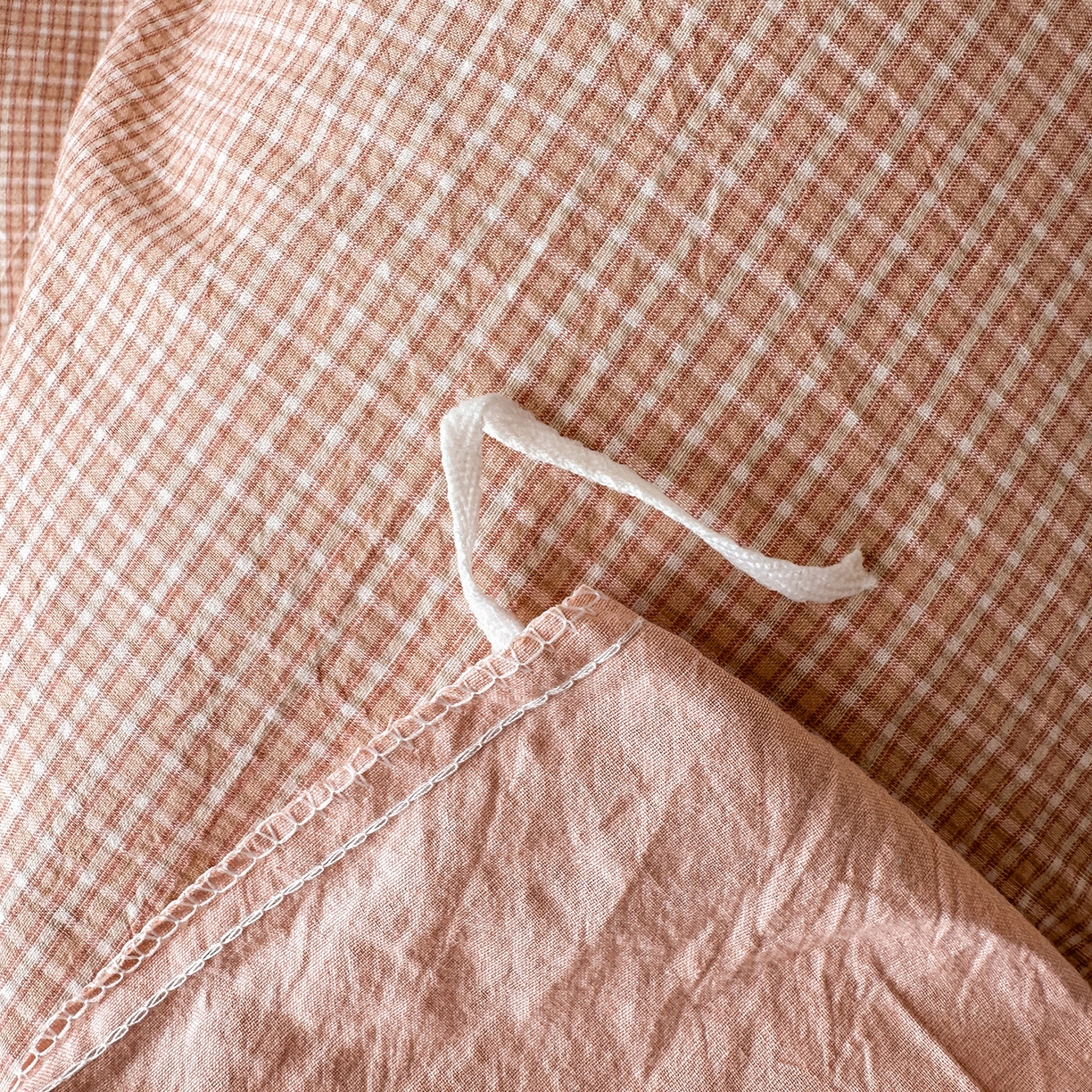 91家纺网 家纺一手货源 找家纺 笠裙家纺 2025新款A类色织全棉纯棉水洗棉床裙四件套 粉青年