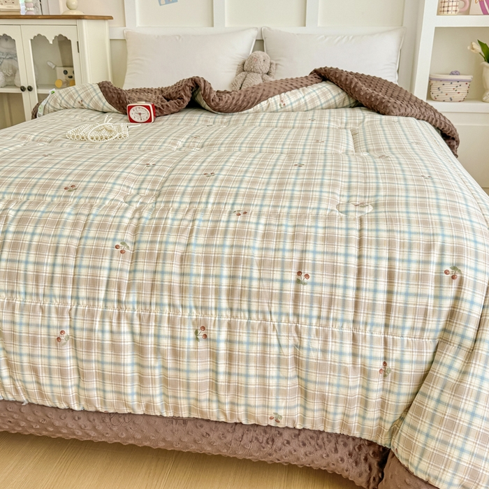 91家纺网 家纺一手货源 找家纺 宜梦家居 2025新款全棉纯棉豆豆被被子被芯 BT-色织樱桃