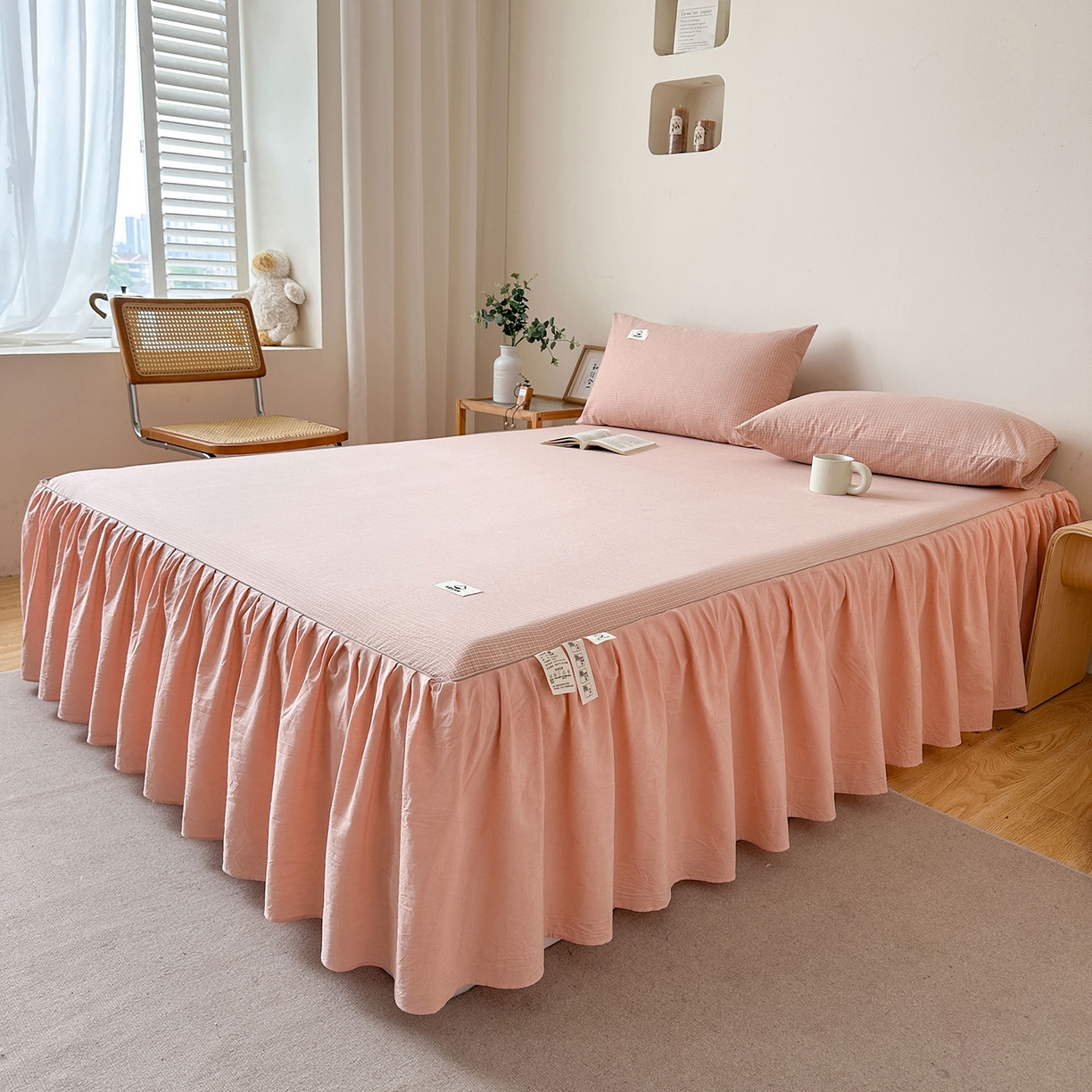 91家纺网 家纺一手货源 找家纺 笠裙家纺 2025新款A类色织全棉纯棉水洗棉床裙四件套 粉青年