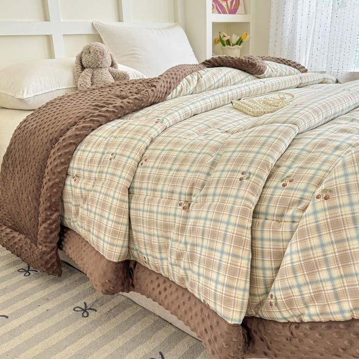 91家纺网 家纺一手货源 找家纺 宜梦家居 2025新款全棉纯棉豆豆被被子被芯 BT-色织樱桃