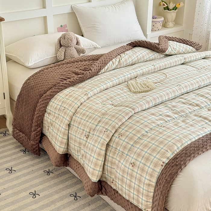 91家纺网 家纺一手货源 找家纺 宜梦家居 2025新款全棉纯棉豆豆被被子被芯 BT-色织樱桃