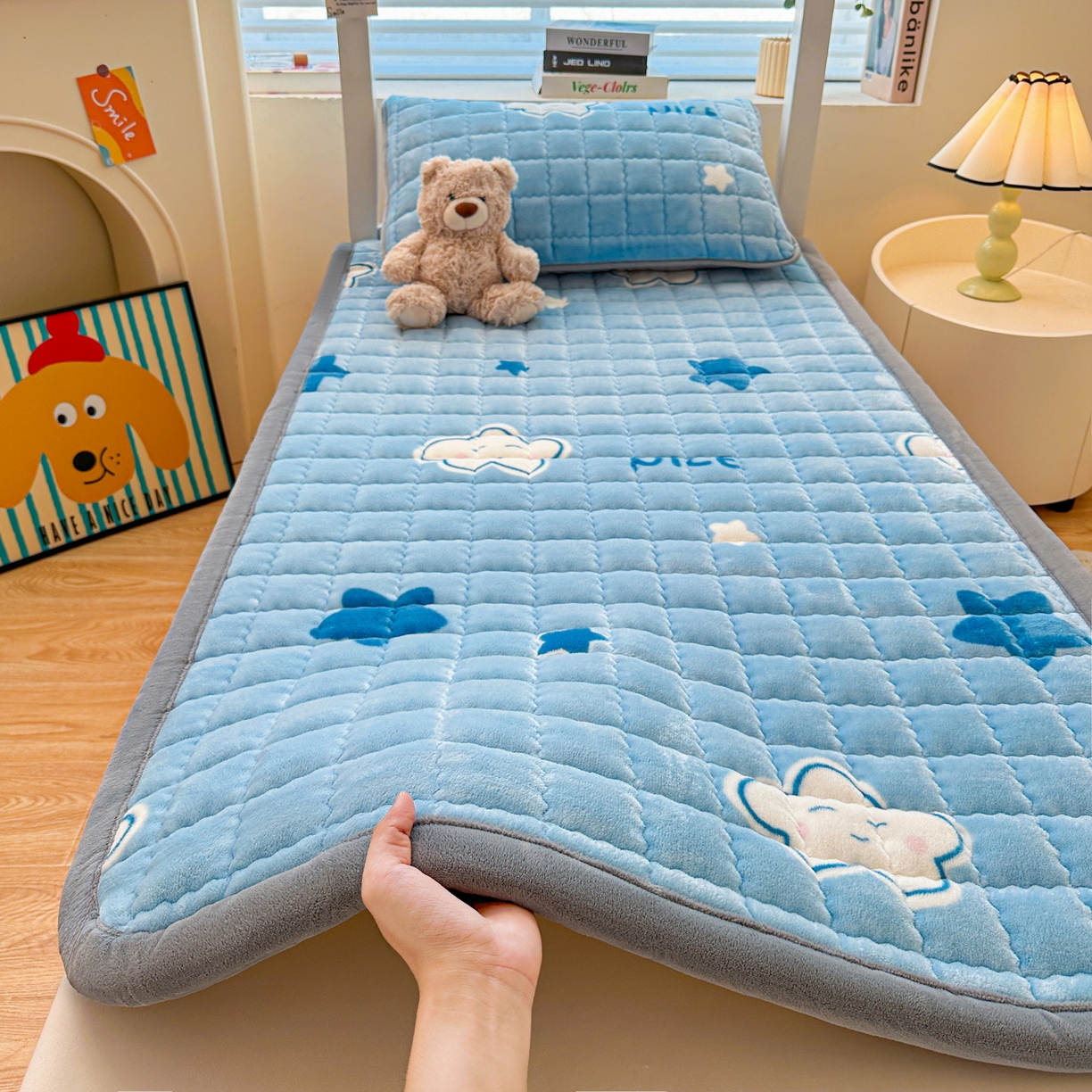 91家纺网 家纺一手货源 找家纺 （总）爱思凯家纺 2025新款水晶边-牛奶绒学生床褥-第三批