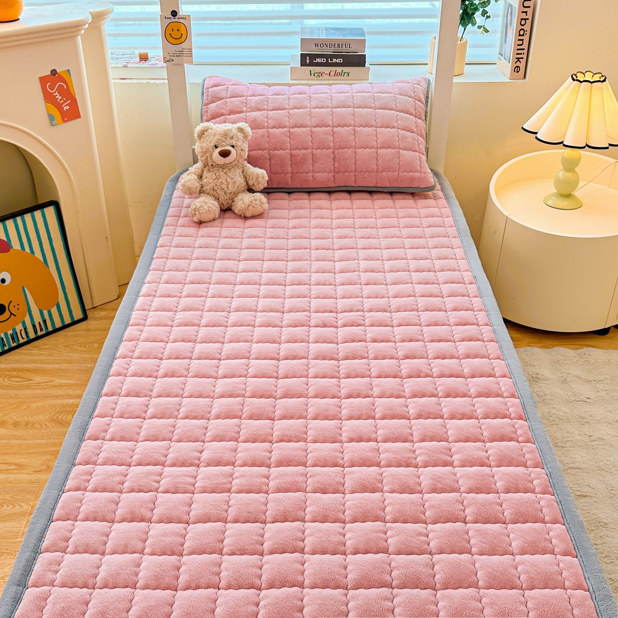 91家纺网 家纺一手货源 找家纺 爱思凯家纺 2025新款水晶边-牛奶绒学生床褥-第三批 水晶边床褥-暗粉