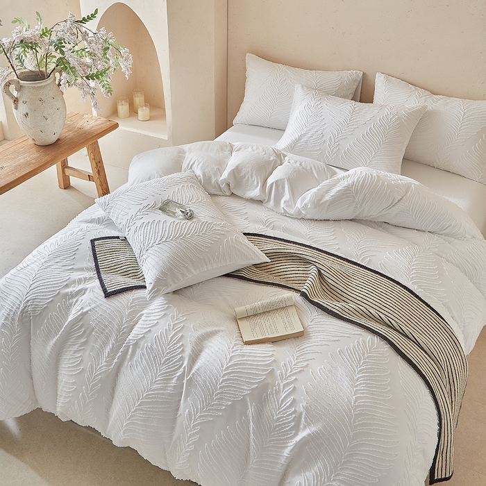 91家纺网 家纺一手货源 找家纺 缘生活  2025年新款剪花针叶四件套四季款（民宿首选） 剪花针叶-白色