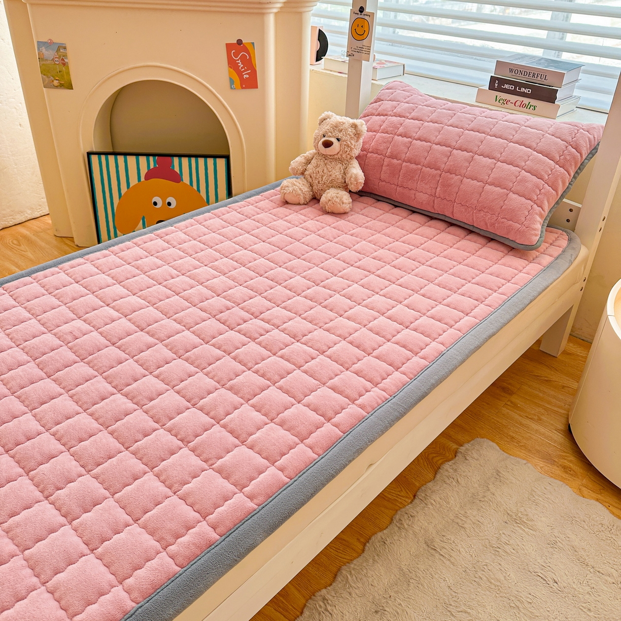 91家纺网 家纺一手货源 找家纺 爱思凯家纺 2025新款水晶边-牛奶绒学生床褥-第三批 水晶边床褥-暗粉