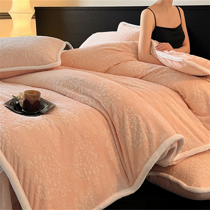 91家纺网 家纺一手货源 找家纺 诺梵 2025新款8斤立体雕花牛奶绒四件套_控价标准高于139，加大高于149 绣球花束-粉玉