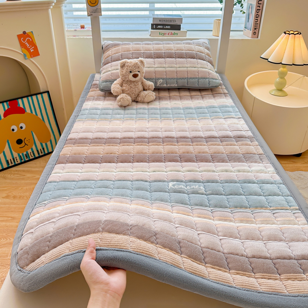 91家纺网 家纺一手货源 找家纺 （总）爱思凯家纺 2025新款水晶边-牛奶绒学生床褥-第三批