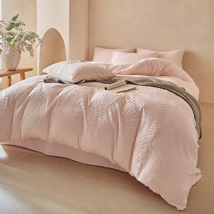 91家纺网 家纺一手货源 找家纺 缘生活  2025年新款剪花针叶四件套四季款（民宿首选） 剪花针叶-浅粉