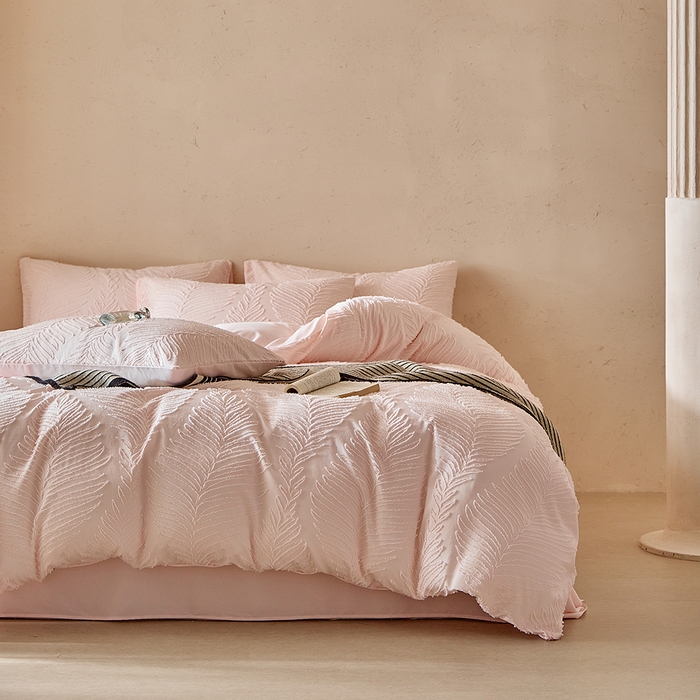 91家纺网 家纺一手货源 找家纺 缘生活  2025年新款剪花针叶四件套四季款（民宿首选） 剪花针叶-浅粉