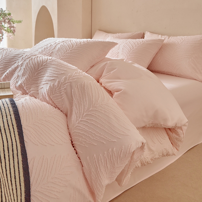 91家纺网 家纺一手货源 找家纺 缘生活  2025年新款剪花针叶四件套四季款（民宿首选） 剪花针叶-浅粉