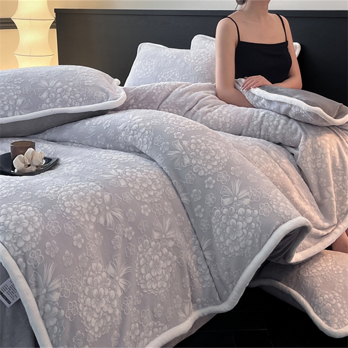 91家纺网 家纺一手货源 找家纺 诺梵 2025新款8斤立体雕花牛奶绒四件套_控价标准高于139，加大高于149 绣球花束-灰