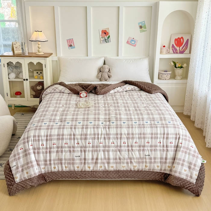 91家纺网 家纺一手货源 找家纺 宜梦家居 2025新款全棉纯棉豆豆被被子被芯 BT-樱桃情书