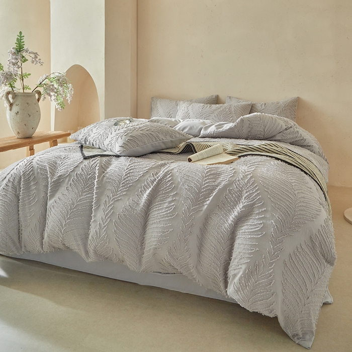 91家纺网 家纺一手货源 找家纺 缘生活  2025年新款剪花针叶四件套四季款（民宿首选） 剪花针叶-浅灰