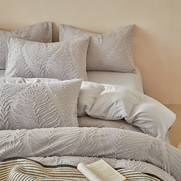 91家纺网 家纺一手货源 找家纺 缘生活  2025年新款剪花针叶四件套四季款（民宿首选） 剪花针叶-浅灰