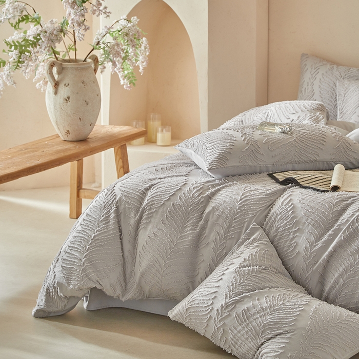 91家纺网 家纺一手货源 找家纺 缘生活  2025年新款剪花针叶四件套四季款（民宿首选） 剪花针叶-浅灰