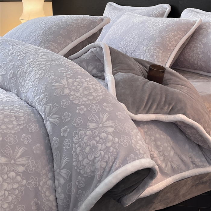 91家纺网 家纺一手货源 找家纺 诺梵 2025新款8斤立体雕花牛奶绒四件套_控价标准高于139，加大高于149 绣球花束-灰