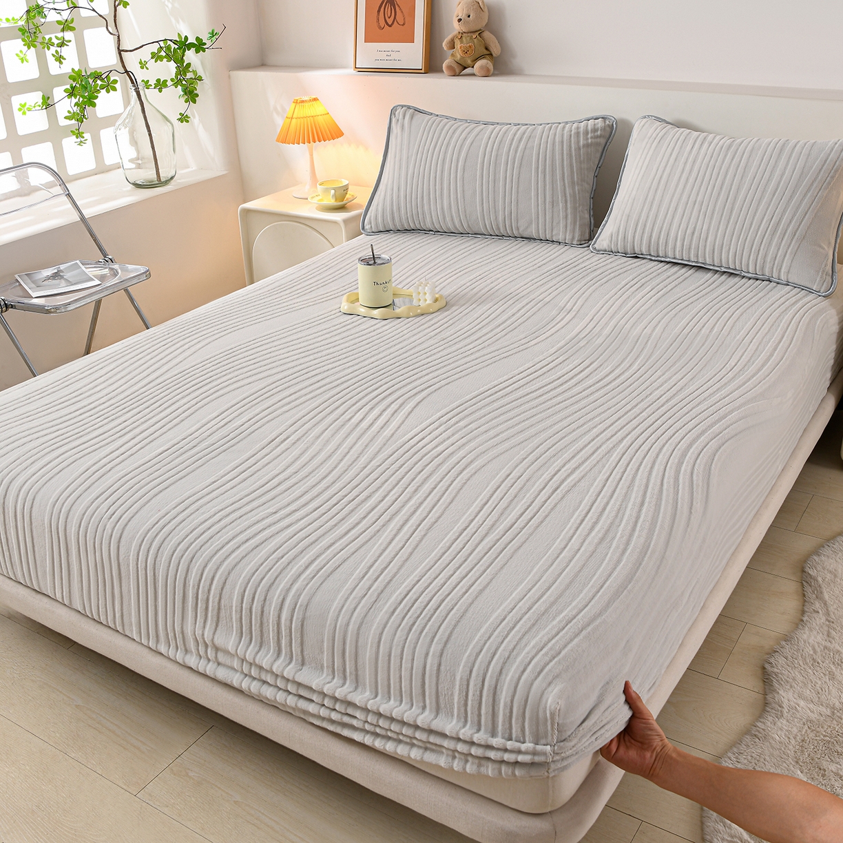 91家纺网 家纺一手货源 找家纺 （总）推推家纺 2025新款雕花加厚牛奶绒床笠