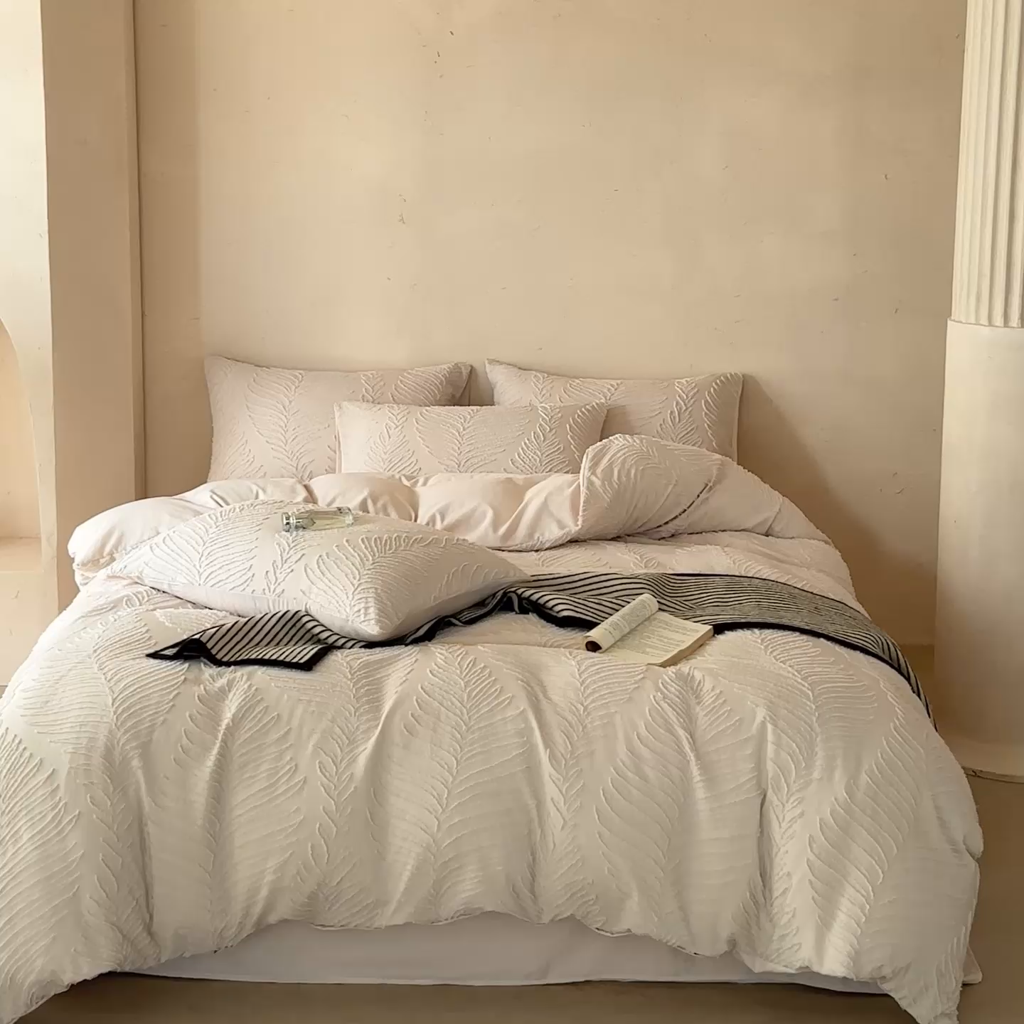 91家纺网 家纺一手货源 找家纺 缘生活  2025年新款剪花针叶四件套四季款（民宿首选） 剪花针叶-卡其