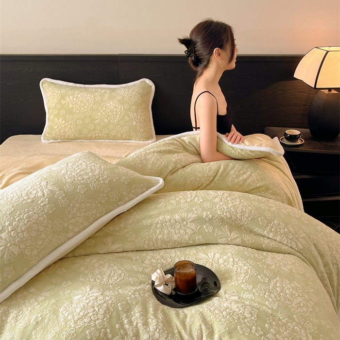 91家纺网 家纺一手货源 找家纺 诺梵 2025新款8斤立体雕花牛奶绒四件套_控价标准高于139，加大高于149 绣球花束-绿