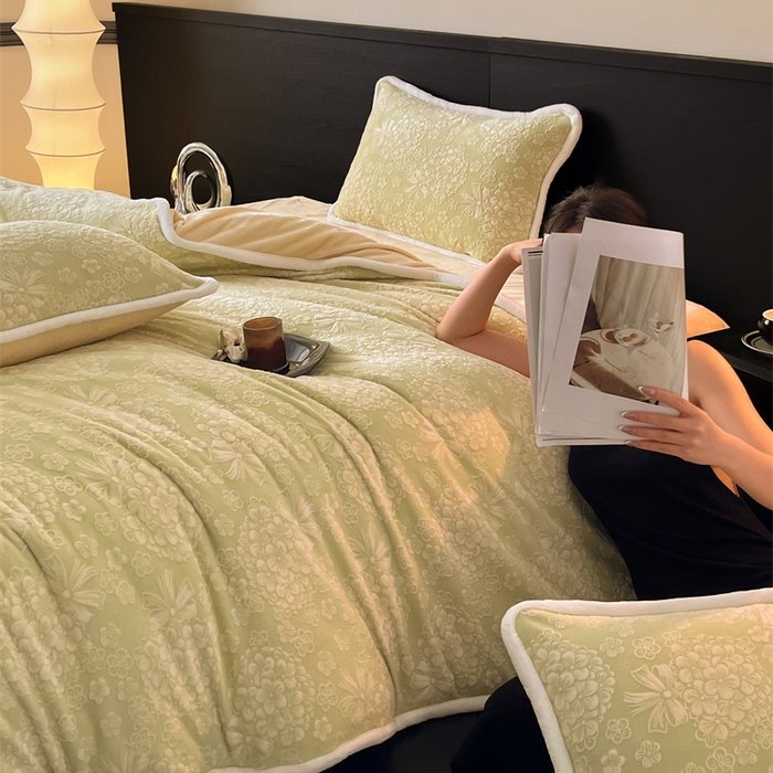 91家纺网 家纺一手货源 找家纺 诺梵 2025新款8斤立体雕花牛奶绒四件套_控价标准高于139，加大高于149 绣球花束-绿