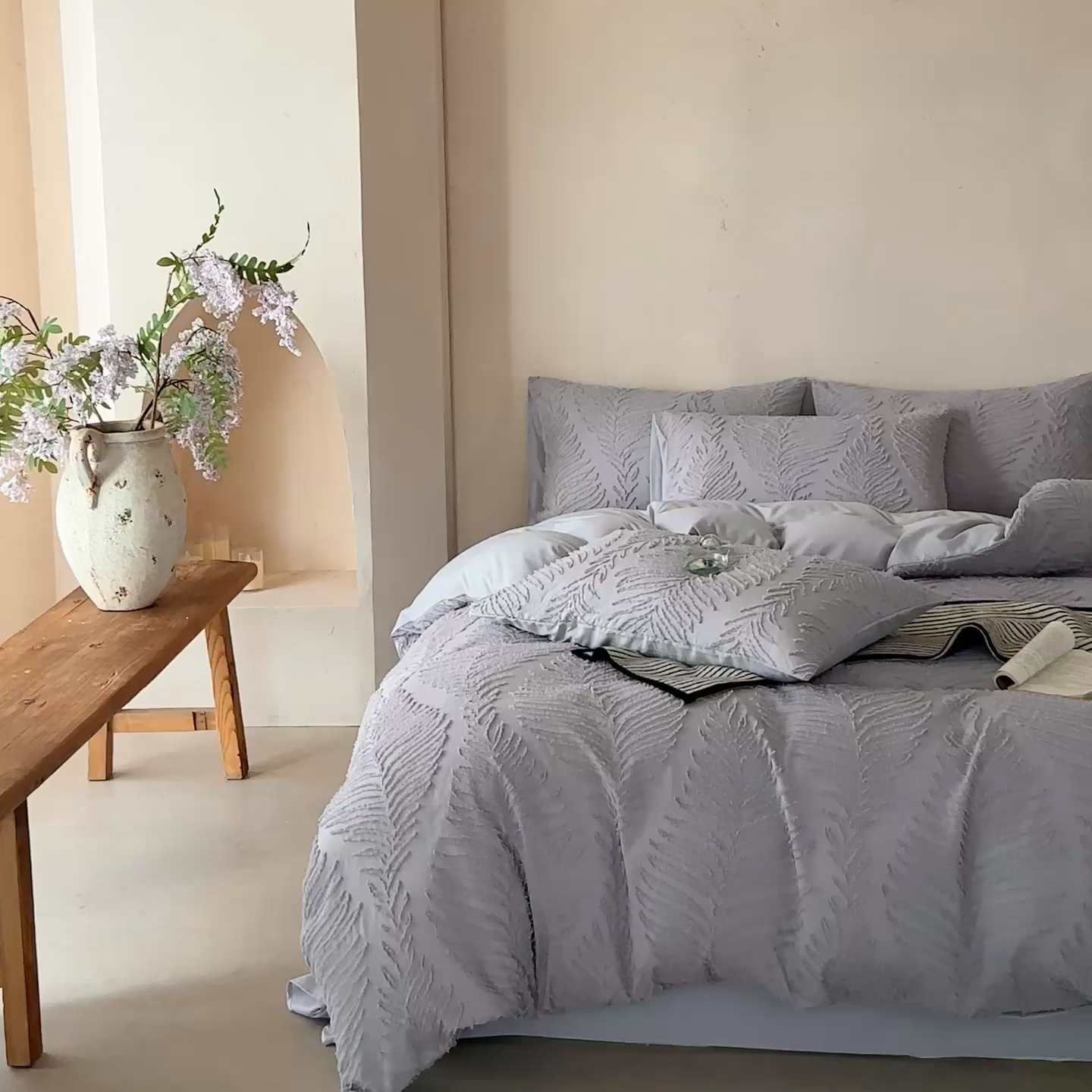 91家纺网 家纺一手货源 找家纺 缘生活  2025年新款剪花针叶四件套四季款（民宿首选） 剪花针叶-浅灰