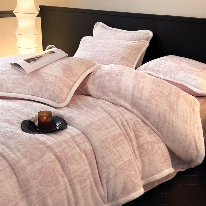 91家纺网 家纺一手货源 找家纺 诺梵 2025新款8斤立体雕花牛奶绒四件套_控价标准高于139，加大高于149 银杏叶