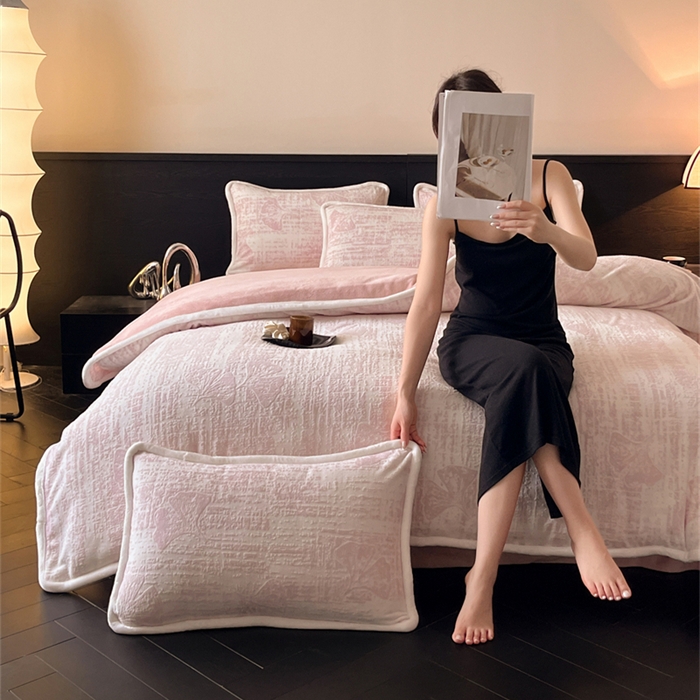 91家纺网 家纺一手货源 找家纺 诺梵 2025新款8斤立体雕花牛奶绒四件套_控价标准高于139，加大高于149 银杏叶