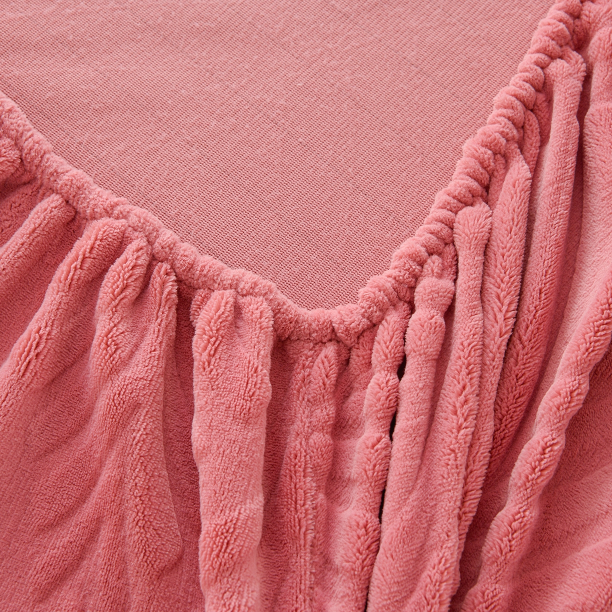 91家纺网 家纺一手货源 找家纺 推推家纺 2025新款雕花加厚牛奶绒床笠 枫叶偏偏-豆沙