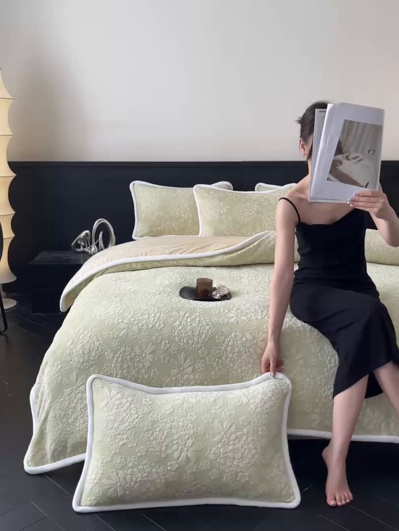 91家纺网 家纺一手货源 找家纺 诺梵 2025新款8斤立体雕花牛奶绒四件套_控价标准高于139，加大高于149 绣球花束-绿