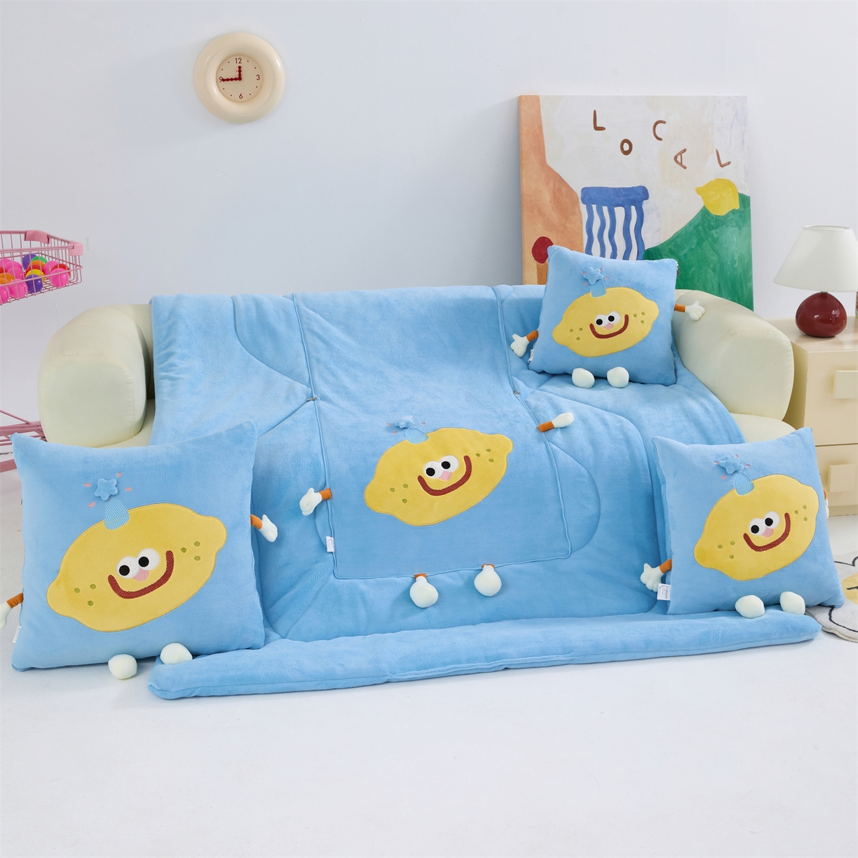 91家纺网 家纺一手货源 找家纺 （总）照世家纺 2025新款牛奶绒抗菌棉mango款抱枕被