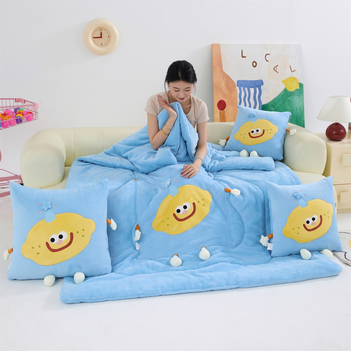 91家纺网 家纺一手货源 找家纺 （总）照世家纺 2025新款牛奶绒抗菌棉mango款抱枕被