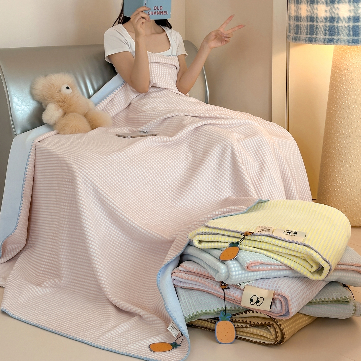 91家纺网 家纺一手货源 找家纺 （总）桃子家居 2025新款A类ins菠萝毯全消光烂花撞色华夫格三角针工艺加厚牛奶绒毛毯多功能毯