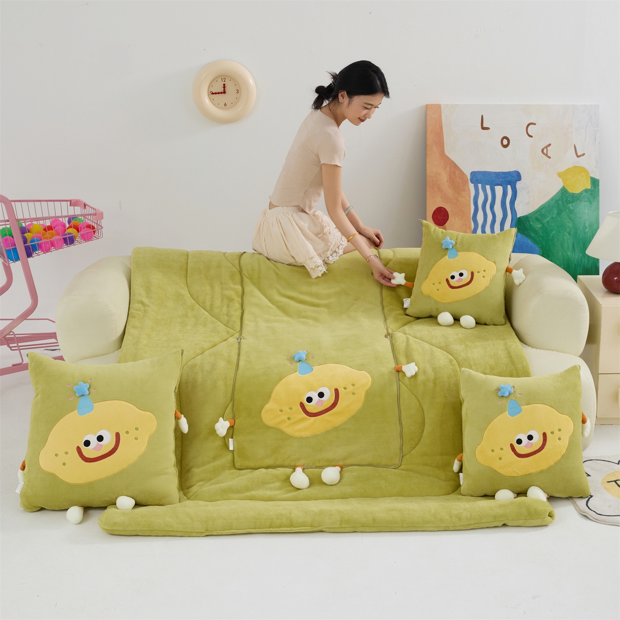 91家纺网 家纺一手货源 找家纺 （总）照世家纺 2025新款牛奶绒抗菌棉mango款抱枕被