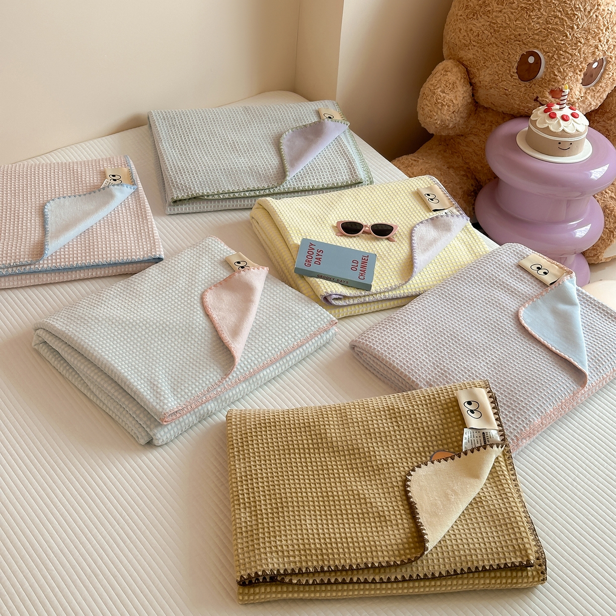 91家纺网 家纺一手货源 找家纺 桃子家居 2025新款A类ins菠萝毯全消光烂花撞色华夫格三角针工艺加厚牛奶绒毛毯多功能毯 组合图仅供展示不可下单