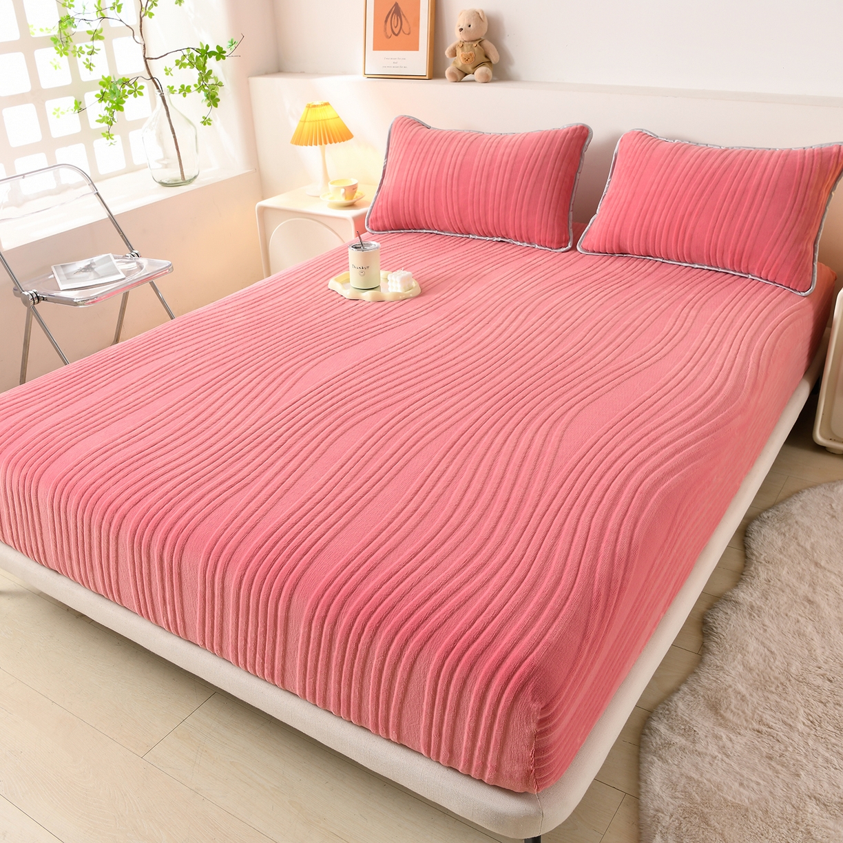 91家纺网 家纺一手货源 找家纺 推推家纺 2025新款雕花加厚牛奶绒床笠 条纹时代-豆沙