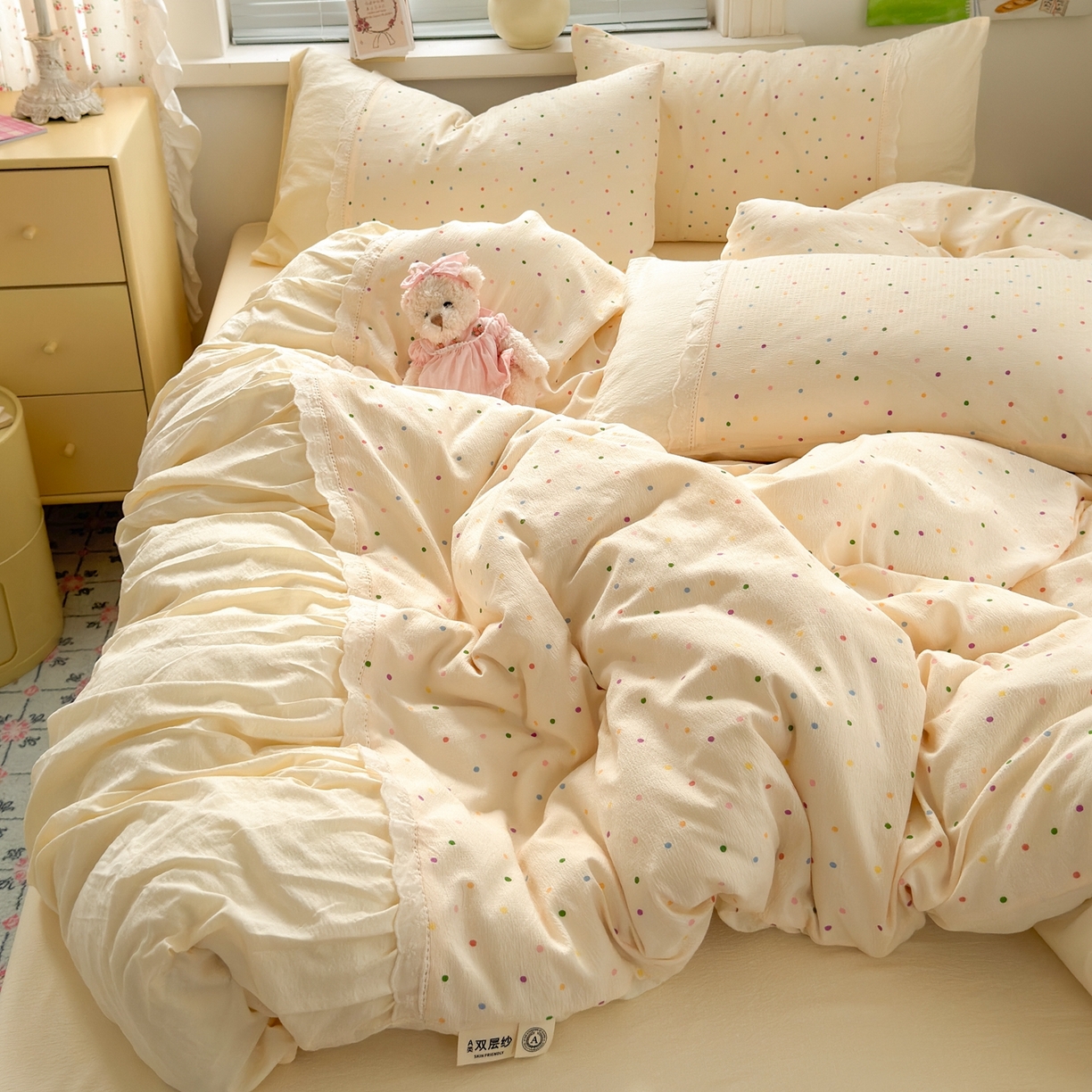 91家纺网 家纺一手货源 找家纺 典雅家纺 2025新款A类超柔双层纱四件套花边工艺款四件套 彩波波